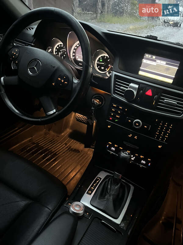 Універсал Mercedes-Benz E-Class 2010 в Рахові фото 12 Універсал Mercedes-Benz E-Class 2010 в Рахові