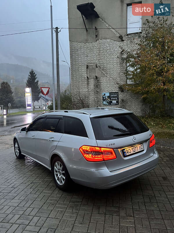 Універсал Mercedes-Benz E-Class 2010 в Рахові фото 23 Універсал Mercedes-Benz E-Class 2010 в Рахові