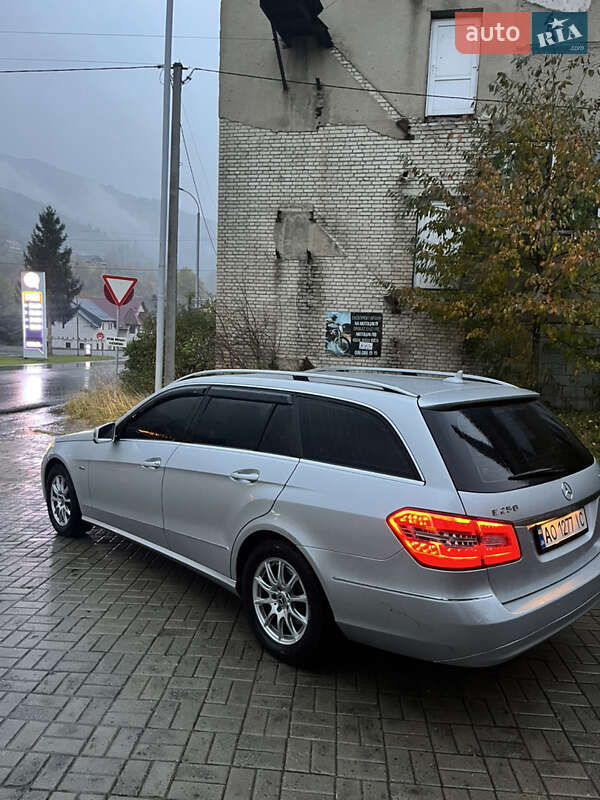 Універсал Mercedes-Benz E-Class 2010 в Рахові фото 22 Універсал Mercedes-Benz E-Class 2010 в Рахові