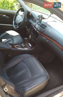 Універсал Mercedes-Benz E-Class 2004 в  фото 3 Універсал Mercedes-Benz E-Class 2004 в