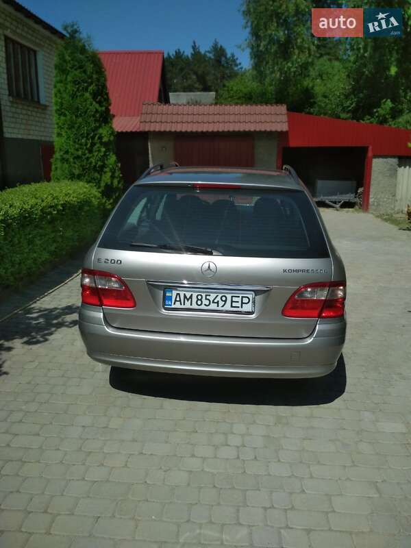 Универсал Mercedes-Benz E-Class 2004 в Звягеле