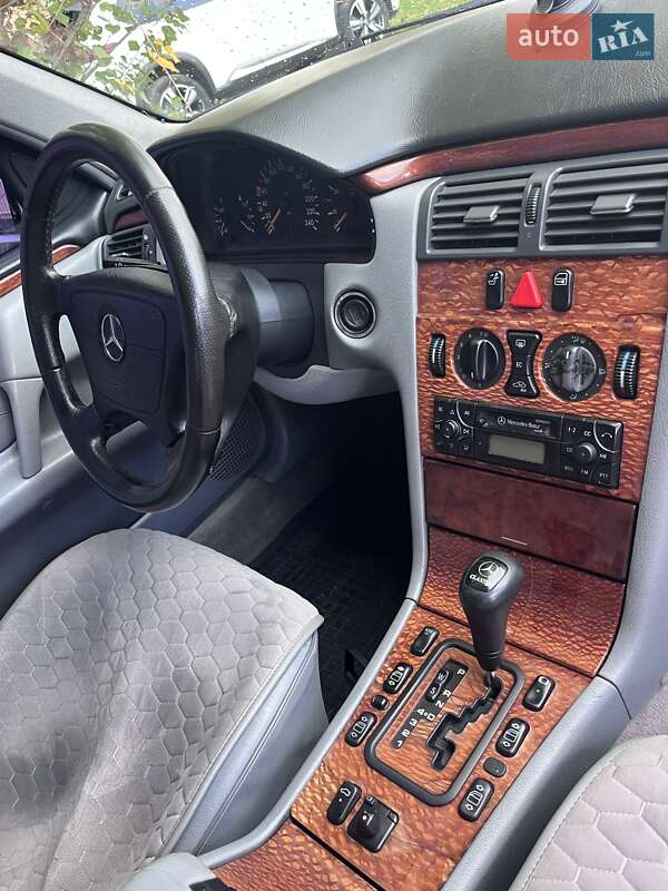 Седан Mercedes-Benz E-Class 1999 в Києві фото 4 Седан Mercedes-Benz E-Class 1999 в Києві