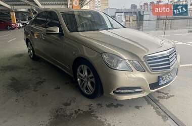 Седан Mercedes-Benz E-Class 2012 в Києві