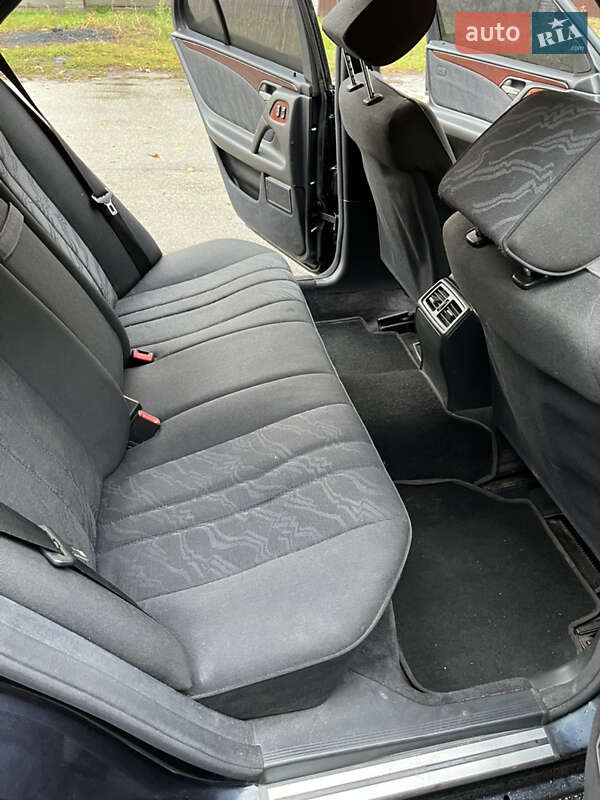 Седан Mercedes-Benz E-Class 1998 в Киеве