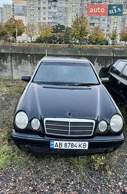 Седан Mercedes-Benz E-Class 1996 в 