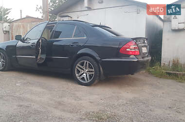 Седан Mercedes-Benz E-Class 2003 в  фото 4 Седан Mercedes-Benz E-Class 2003 в