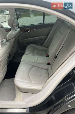 Седан Mercedes-Benz E-Class 2003 в  фото 22 Седан Mercedes-Benz E-Class 2003 в