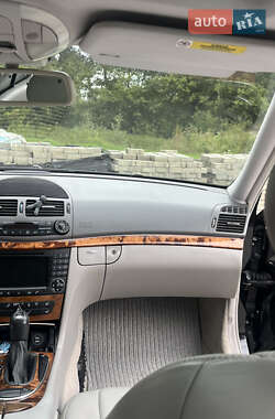 Седан Mercedes-Benz E-Class 2003 в  фото 39 Седан Mercedes-Benz E-Class 2003 в
