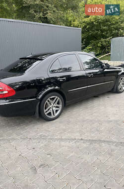 Седан Mercedes-Benz E-Class 2003 в  фото 42 Седан Mercedes-Benz E-Class 2003 в