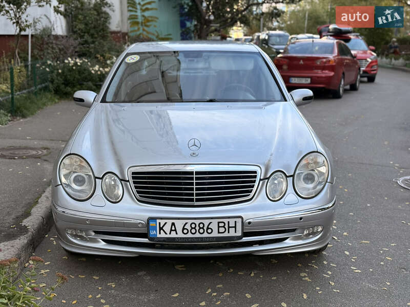 Седан Mercedes-Benz E-Class 2004 в Киеве