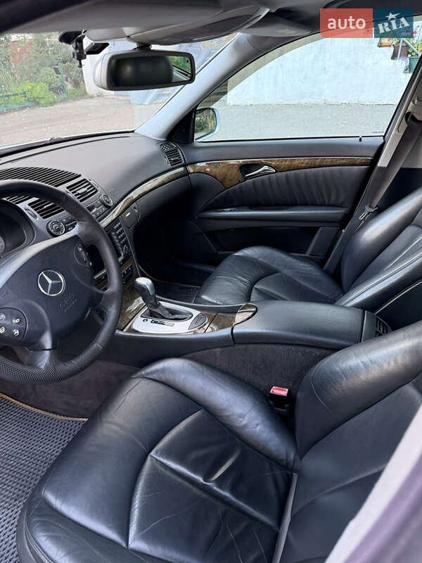 Седан Mercedes-Benz E-Class 2004 в Киеве