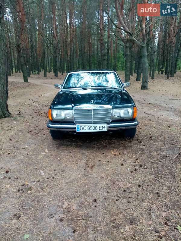 Купе Mercedes-Benz E-Class 1979 в Львові
