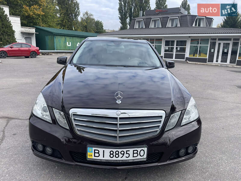 Седан Mercedes-Benz E-Class 2010 в Кременчуге