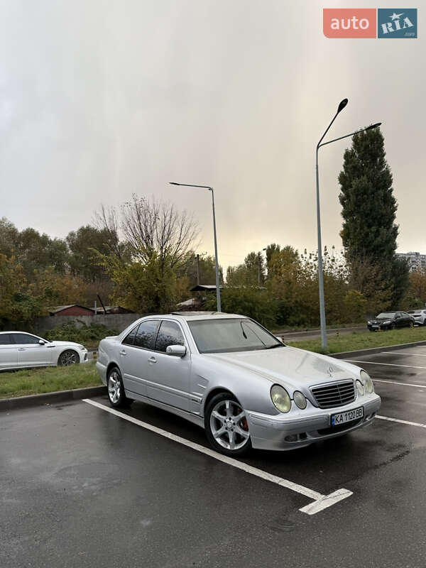 Mercedes-Benz E-Class 2001