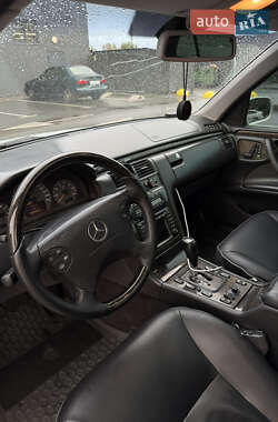 Седан Mercedes-Benz E-Class 2001 в 