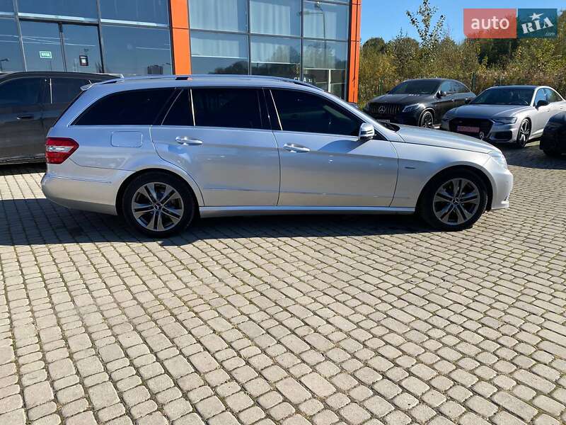 Универсал Mercedes-Benz E-Class 2010 в Львове