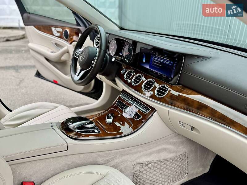 Седан Mercedes-Benz E-Class 2020 в Києві