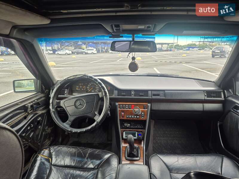 Седан Mercedes-Benz E-Class 1993 в Києві фото 16 Седан Mercedes-Benz E-Class 1993 в Києві