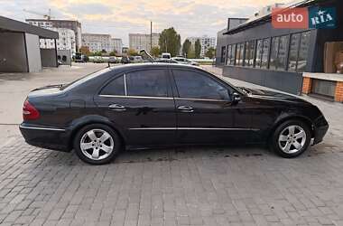 Седан Mercedes-Benz E-Class 2004 в Нетешине