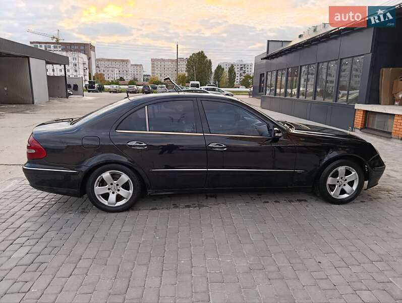 Mercedes-Benz E-Class 2004 Mercedes-Benz E-Class 2004