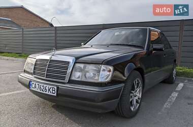 Седан Mercedes-Benz E-Class 1993 в 