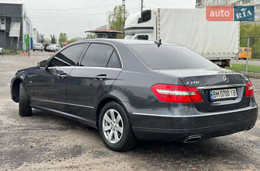 Седан Mercedes-Benz E-Class 2011 в  фото 10 Седан Mercedes-Benz E-Class 2011 в
