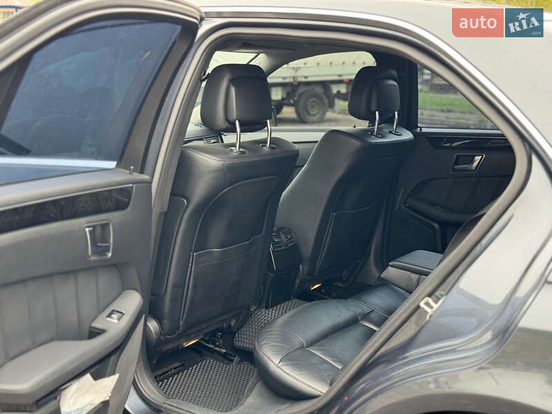 Седан Mercedes-Benz E-Class 2011 в Ромнах фото 19 Седан Mercedes-Benz E-Class 2011 в Ромнах