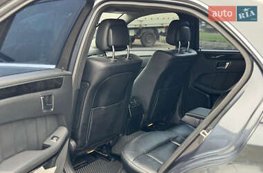 Седан Mercedes-Benz E-Class 2011 в  фото 19 Седан Mercedes-Benz E-Class 2011 в