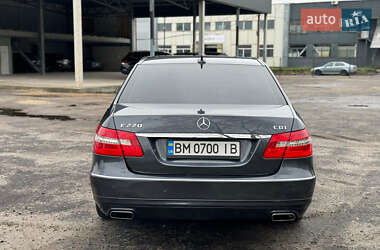 Седан Mercedes-Benz E-Class 2011 в  фото 23 Седан Mercedes-Benz E-Class 2011 в