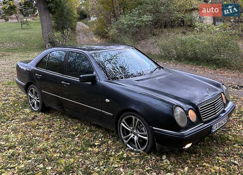Седан Mercedes-Benz E-Class 1997 в Умані