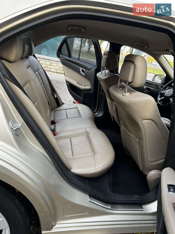 Седан Mercedes-Benz E-Class 2011 в Києві