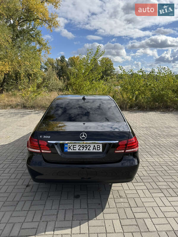 Седан Mercedes-Benz E-Class 2015 в Дніпрі