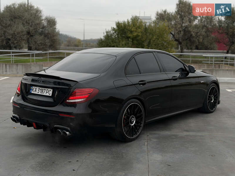 Седан Mercedes-Benz E-Class 2017 в Києві