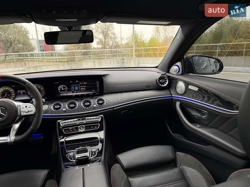 Седан Mercedes-Benz E-Class 2017 в Києві
