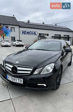 Купе Mercedes-Benz E-Class 2010 в 