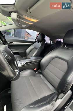 Купе Mercedes-Benz E-Class 2010 в 