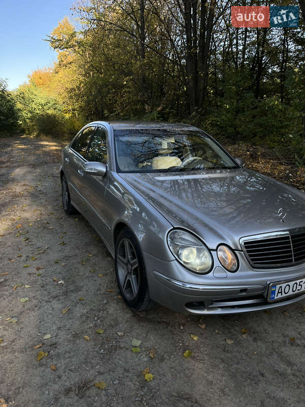 Седан Mercedes-Benz E-Class 2003 в Черновцах фото 10 Седан Mercedes-Benz E-Class 2003 в Черновцах