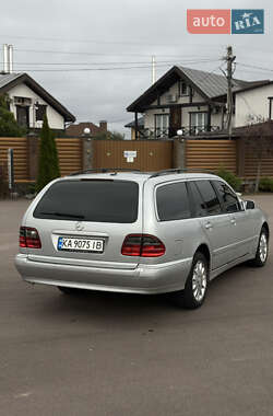 Универсал Mercedes-Benz E-Class 2002 в  фото 10 Универсал Mercedes-Benz E-Class 2002 в