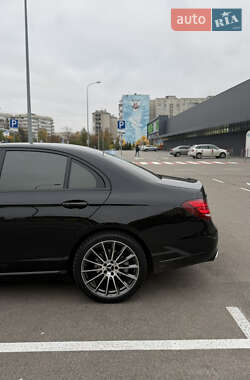 Седан Mercedes-Benz E-Class 2017 в 