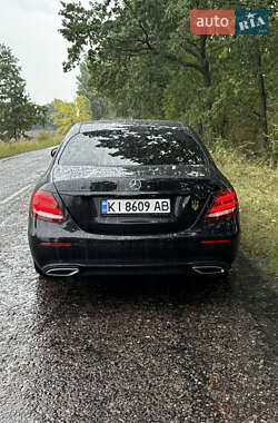 Седан Mercedes-Benz E-Class 2017 в 