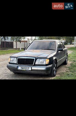 Седан Mercedes-Benz E-Class 1995 в Сваляві
