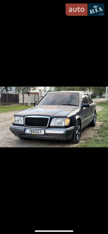 Mercedes-Benz E-Class 1995 Mercedes-Benz E-Class 1995