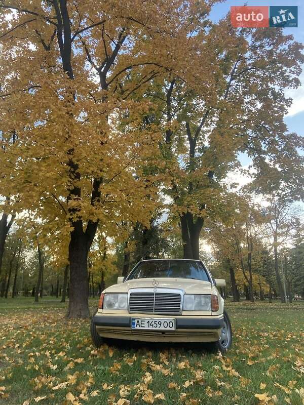 Седан Mercedes-Benz E-Class 1987 в Кривом Роге фото 10 Седан Mercedes-Benz E-Class 1987 в Кривом Роге