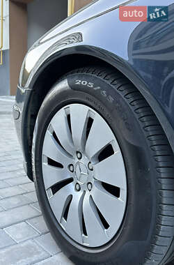 Универсал Mercedes-Benz E-Class 2003 в  фото 11 Универсал Mercedes-Benz E-Class 2003 в