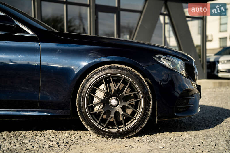 Седан Mercedes-Benz E-Class 2016 в Черновцах