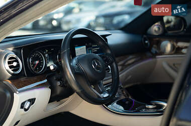 Седан Mercedes-Benz E-Class 2016 в  фото 22 Седан Mercedes-Benz E-Class 2016 в