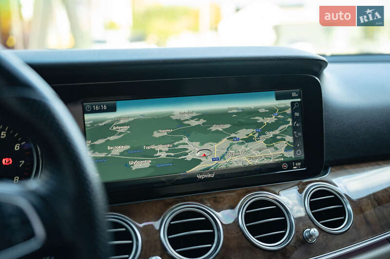 Седан Mercedes-Benz E-Class 2016 в Черновцах