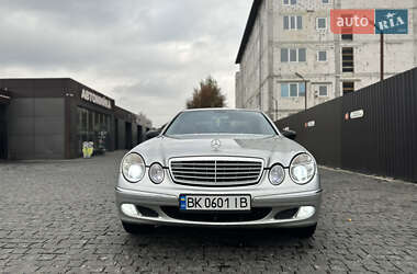 Седан Mercedes-Benz E-Class 2004 в Києві
