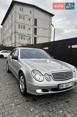 Седан Mercedes-Benz E-Class 2004 в 