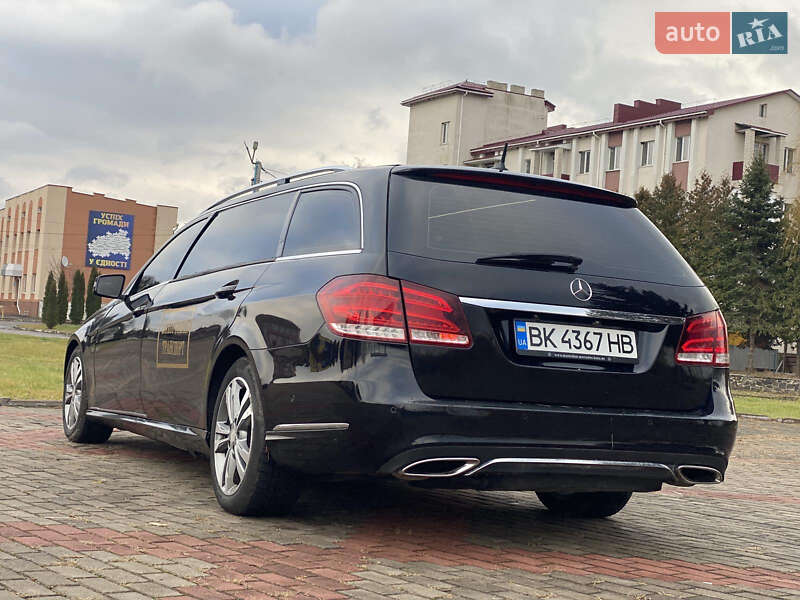 Катафалк Mercedes-Benz E-Class 2013 в Млиніві